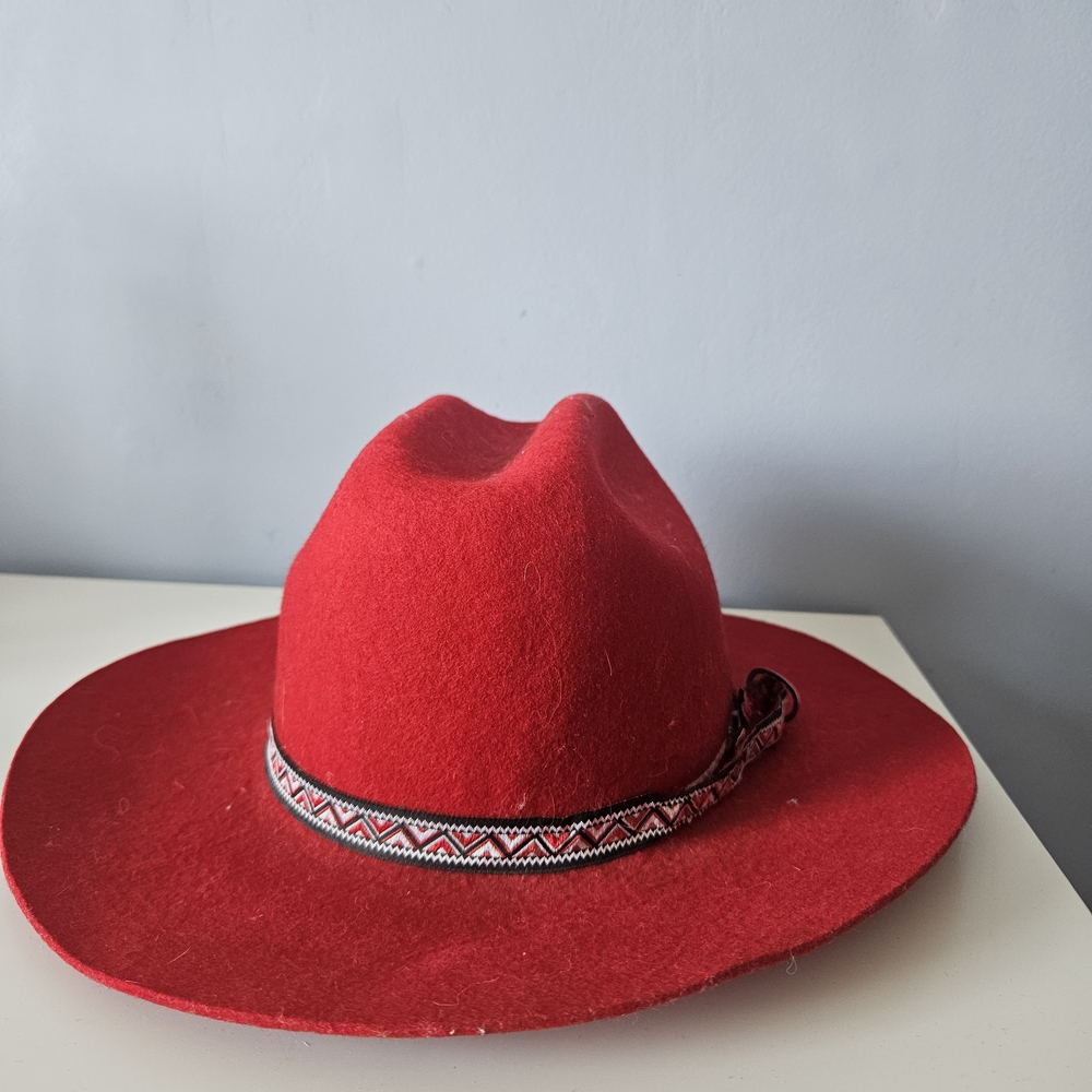 Red Wide Brim Unisex Cowgirl Or Cowboy Hat with Patterned Band